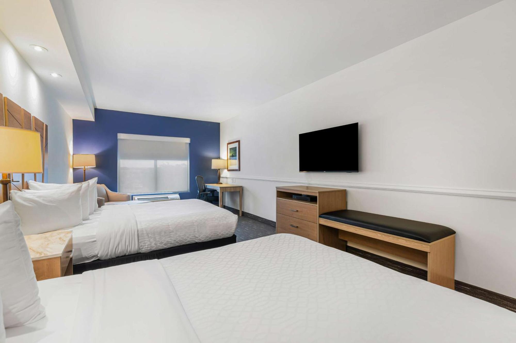 Best Western Plus Westgate Inn And Suites Leland Eksteriør bilde