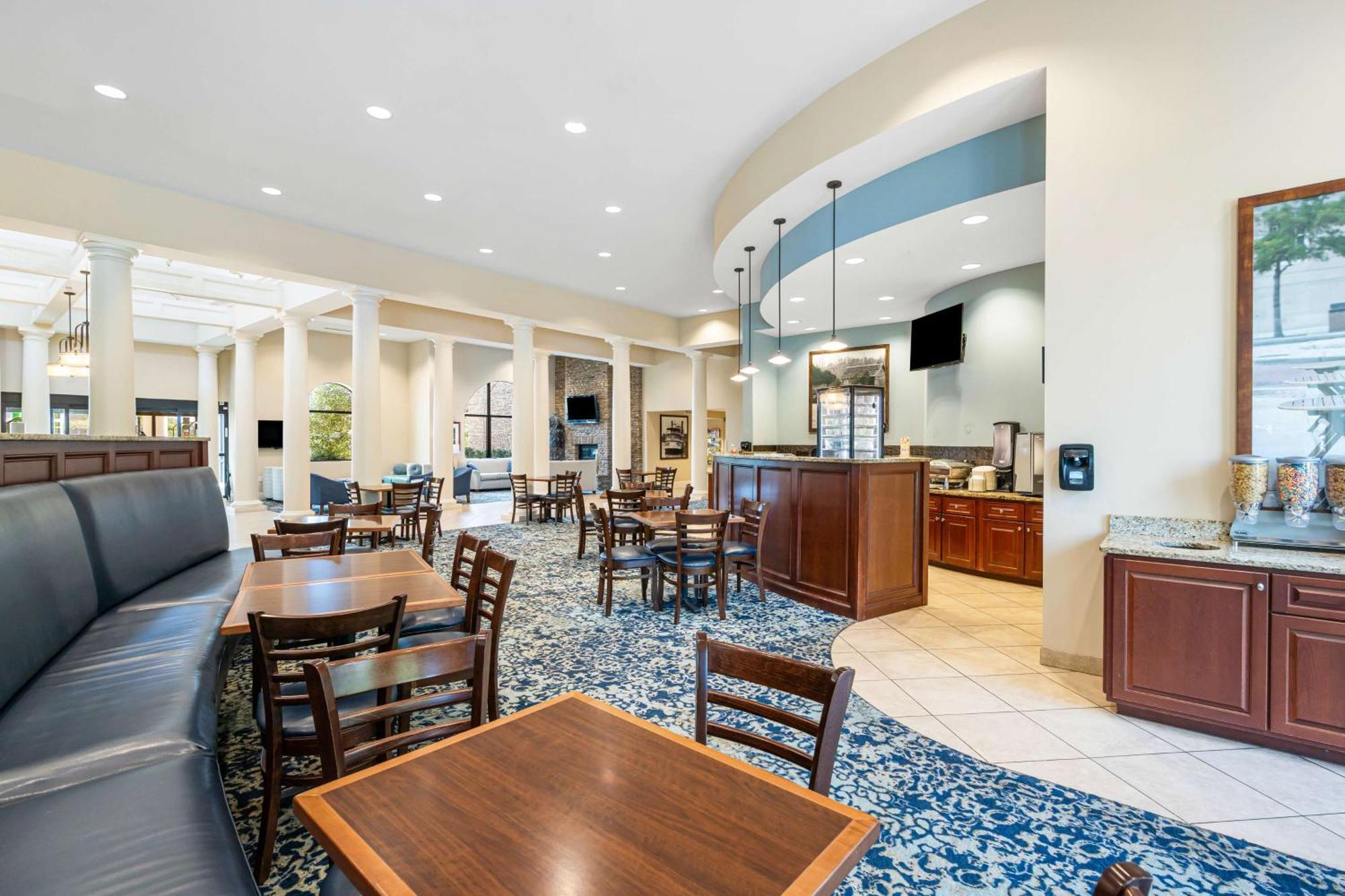 Best Western Plus Westgate Inn And Suites Leland Eksteriør bilde